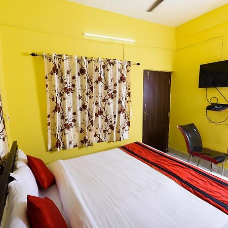 Sterling Baishakhi Hotel Kolkata Exterior photo